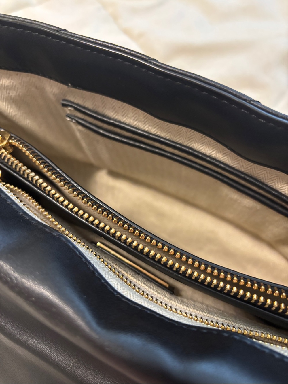 Tory Burch Black Kira Quilted Leather Shoulder Bag with Gold Chain Detail - Picture 7 of 8